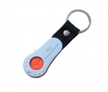 Metall-Schlüsselanhänger mit Gravur / mit Einkaufschip / Farbe: silber-rot