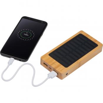 Solar Powerbank im Bambusgehäuse mit Namensgravur - mit 8.000 mAh Leistung