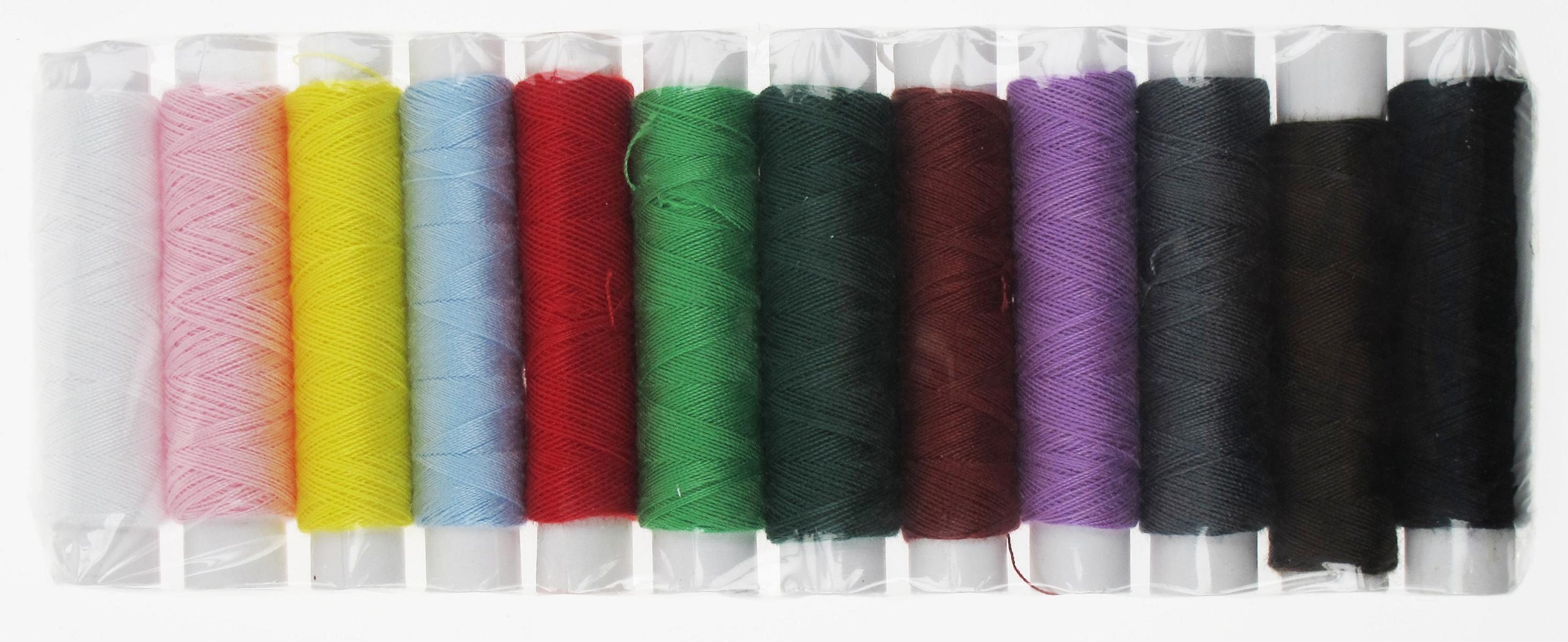 12 Spulen Nähgarn / 12 verschiedene Farben